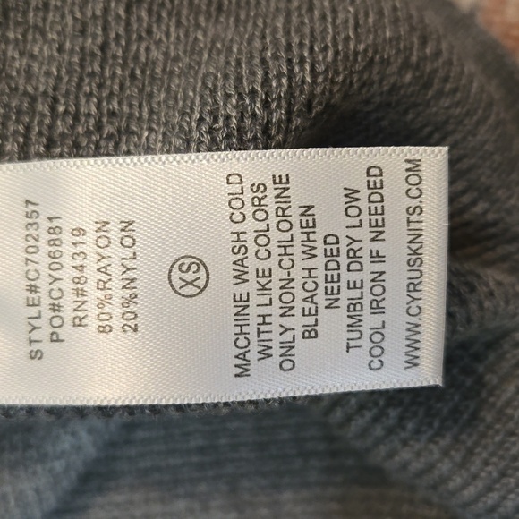 Cyrus Pink and Gray Oversized  Stretchy Colorblock Cowlneck Sweater - Size XS - Picture 6 of 9